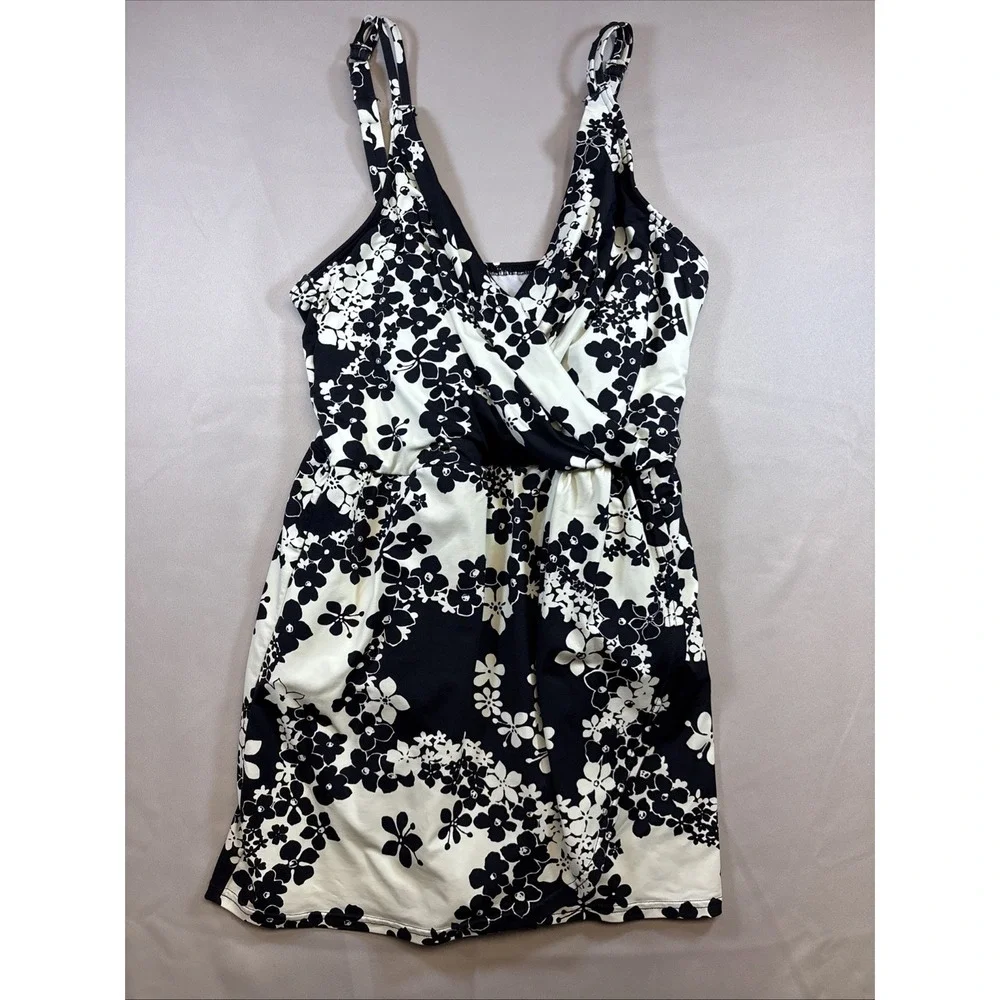 Lands' End Swim Dress Women‎ Medium 10-12 Black White Floral Swim Suit One Piece